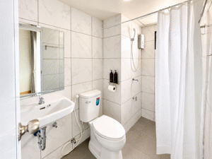 03 bathroom
